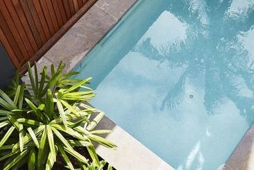 צימר 28 Degrees Byron Bay   Adults Only