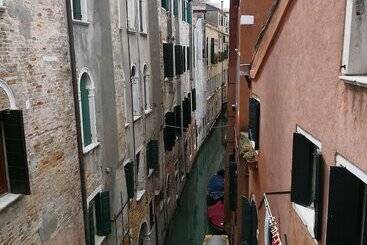 مسافرخانه Domus Ciliota