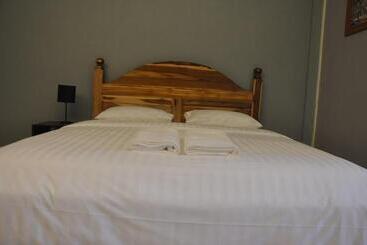 호텔 Pilgrims Kitchen & Inn