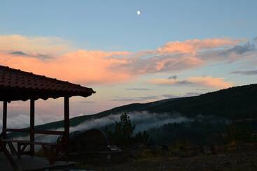 بنسيون Apalni Cottage