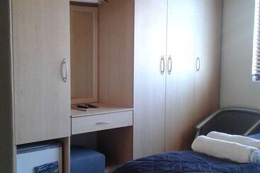 بنسيون Leeuwenzee Guesthouse