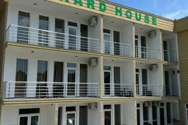تختخواب و صبحانه Kard House