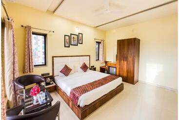 Hotel Hillcrest Palace