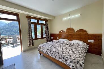 Albergue Vashishth X One Light Stays