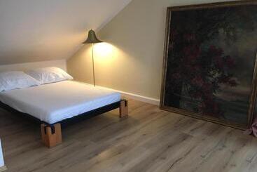 Pensão Wunderbar. über Den Dächern