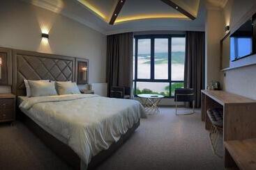 בית מלון כפרי Sirt Buti̇k