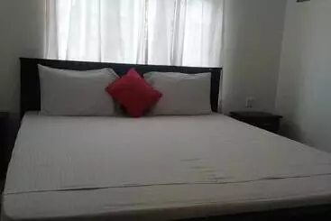 پانسیون Athena Guest House