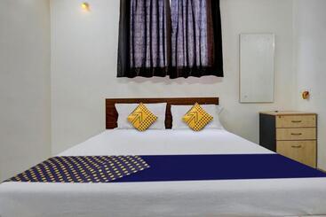 Szálloda Spot On Angan