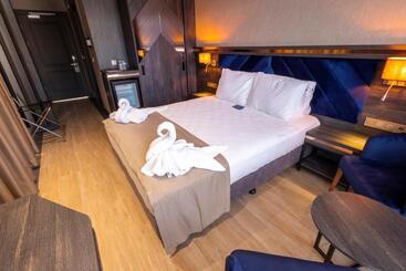 בית מלון כפרי Westdoor