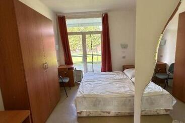 酒店 Lelle Beach Club