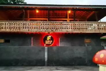 Schronisko Rumah Nalu Surf Camp