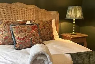 تختخواب و صبحانه The Lodge At Salhouse