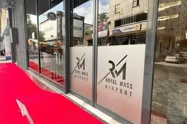 בית מלון כפרי Royal Mass Airport Business