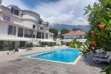 호텔 Near Oludeniz Beach Cozy Room With Kitchen