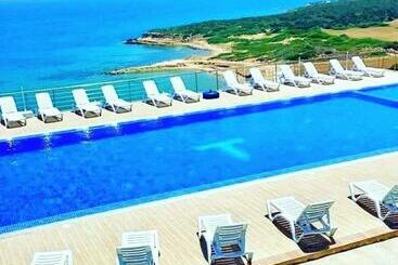 Tekos Golden Hill Hotel & Restaurant At Karpaz