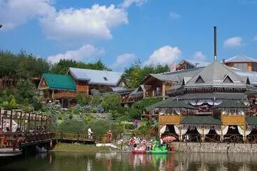 هتل сонячна долина готель фортеця