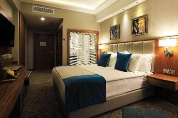 هتل Best Western Premier Karsiyaka Convention & Spa