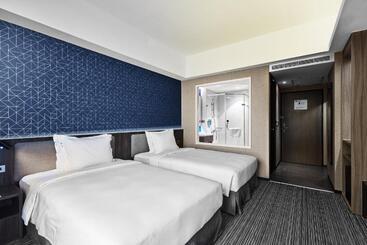 هتل Holiday Inn Express Kaohsiung Love River, An Ihg
