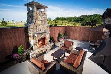 Отель Angler S Lodge Hollister