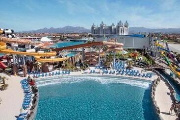 هتل Granada Luxury Belek Family Kids Concept