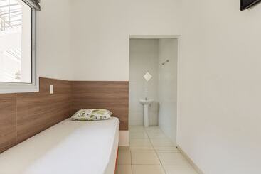 ホテル Jardim Emilia Sorocaba