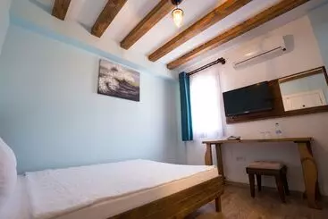 Menendi Otel