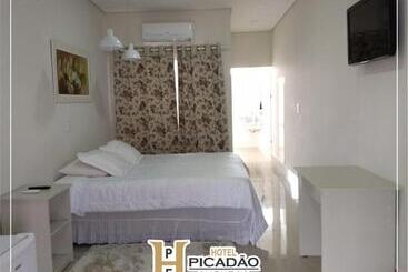 ホテル Picadão