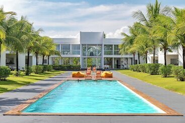 Resort B Blue Beachouses