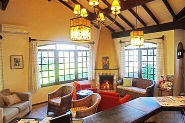 Отель Pousada Encantos Da Terra