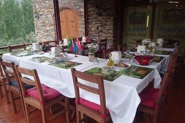 تختخواب و صبحانه şirince Klaseas Hotel&restaurant