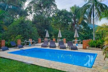 酒店 Pousada Mirante Do Penedo