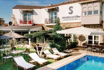 Отель Signature Alacati
