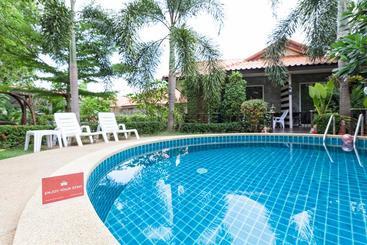 هتل Zen Rooms Soi Baan Khun Penn