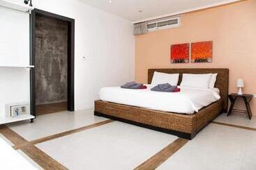 Siam Royal View Resort Apartments