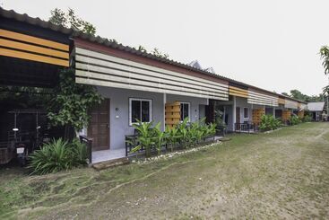 Bed and Breakfast Banana Lodge