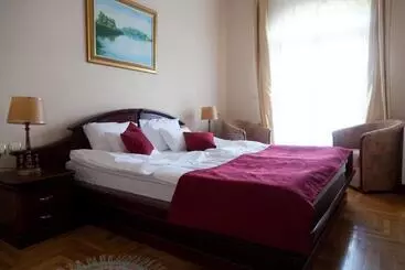 Hotel Villa Majur