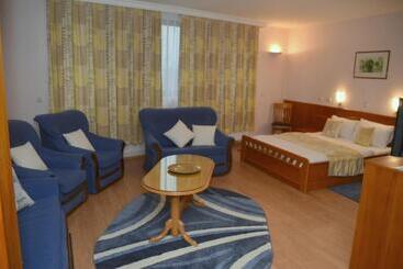 مُتل Garni Hotel Lake