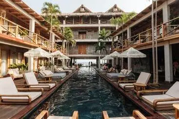 Naked Hotel Zipolite