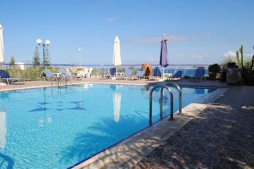 Cactus Villa Apartments