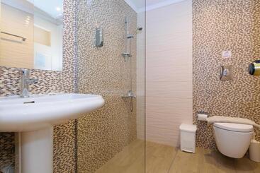 فندق Archontiki City