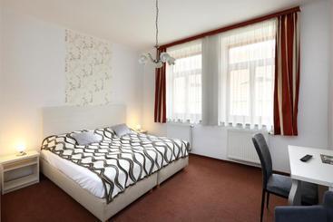 Hotelli Pension U Tří Sedláků