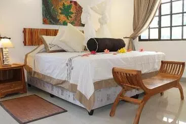 Hotel Cabanes Des Anges