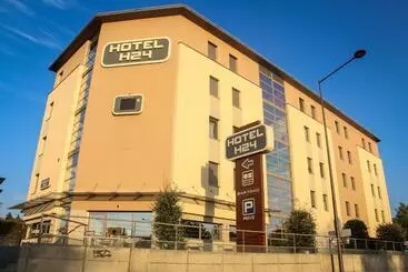 Hotel H24