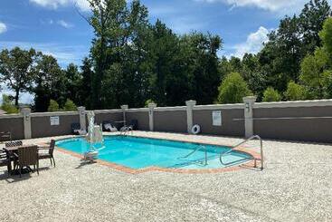 هتل Holiday Inn Express Pineville Alexandria Area By Ihg