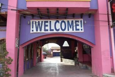 فندق على الطريق Baja Del Sol Inn