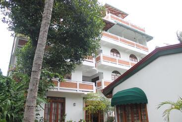 Hôtel Aloy S Residence