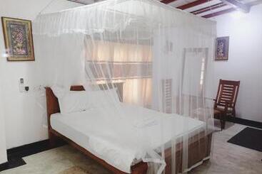 Пансион Sk House Resort Unawatuna