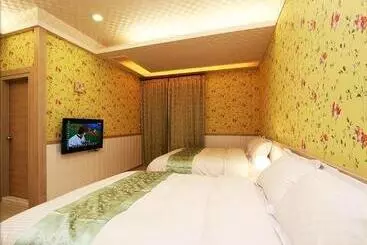 Zhuyuan Ju B&b