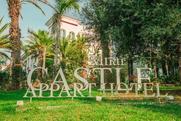 Hotel Mnar Castle