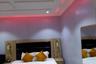 هتل Malvern Suites